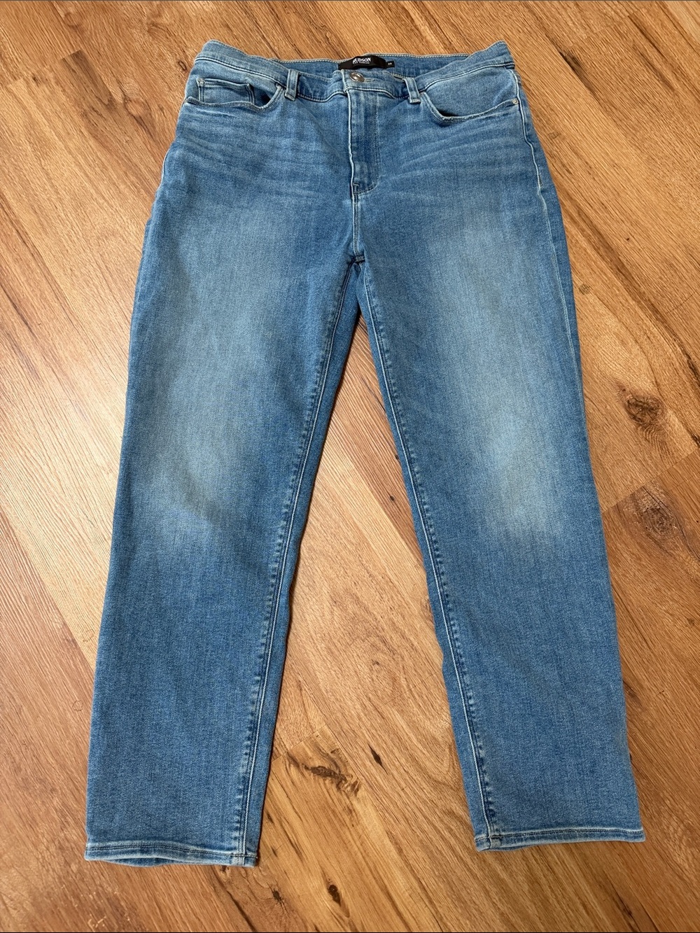 Hudson Jeans Straight-Leg Women's Jeans, size 32 (14)  Short/Cropped